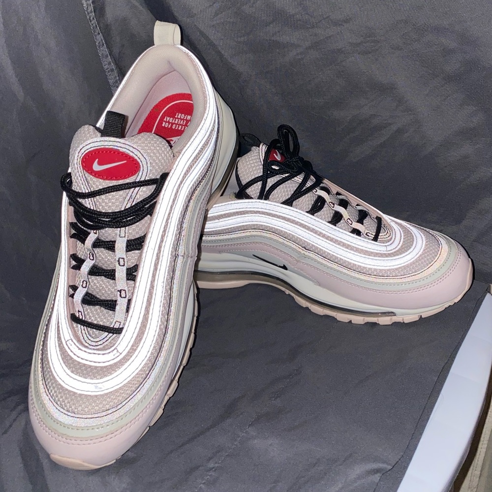 Shoes - Picture 2 of 5